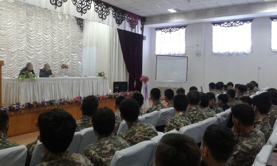 Үгіт - насихат жұмысын подполковник, тікұшақ командирінің орынбасары Қайыржанов Аслан Рахимович жүргізді.Тақырыбы: Әскери - патриоттық тәрбие беру жоспарына сәйкес 2177 әскери бөлімнің қызметкерлерімен кездесу.